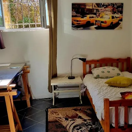 Joli Dans Ma Maison ホームステイ